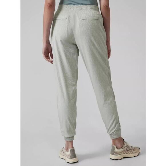 NWT Athleta Brooklyn Lined Textured Jogger Size 16 - Picture 2 of 12